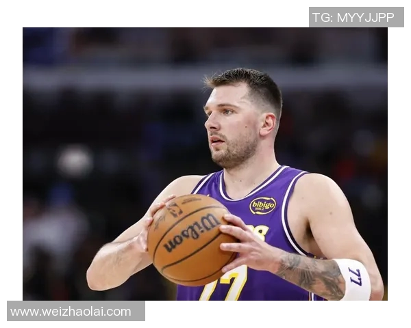 东契奇与成超对决强强碰撞全场焦点聚焦篮球巅峰对决